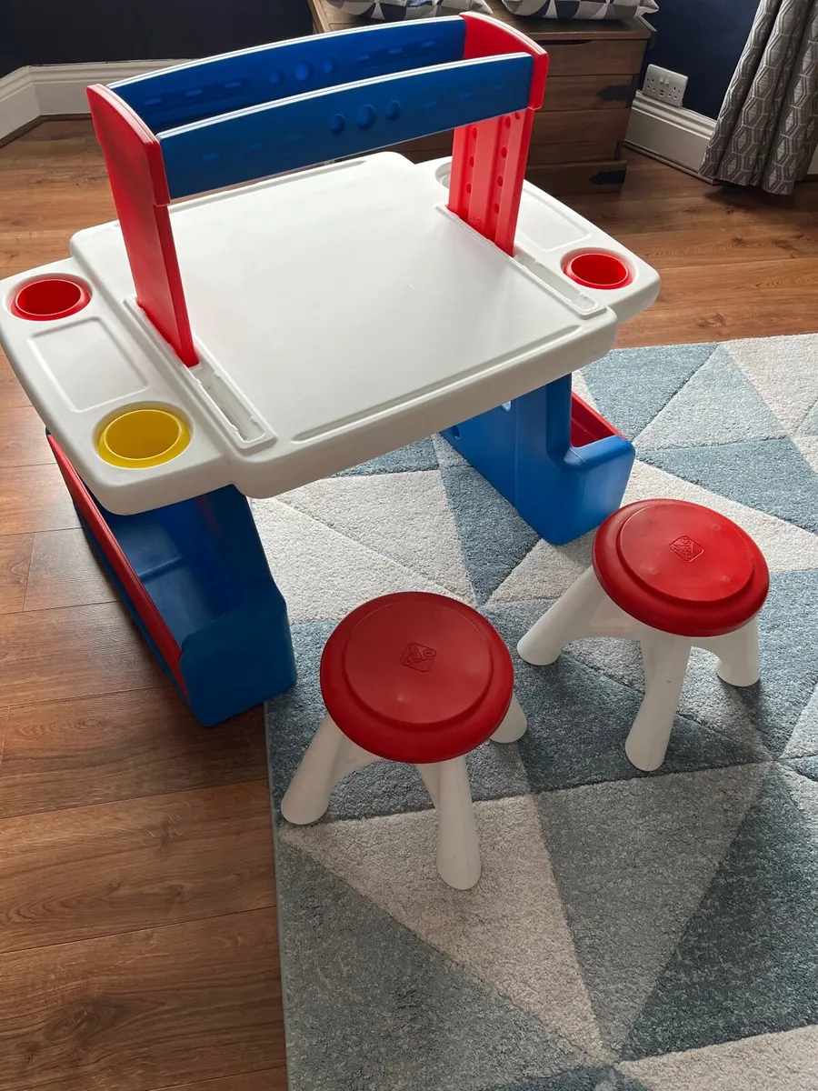 Kids Desk - Image 1