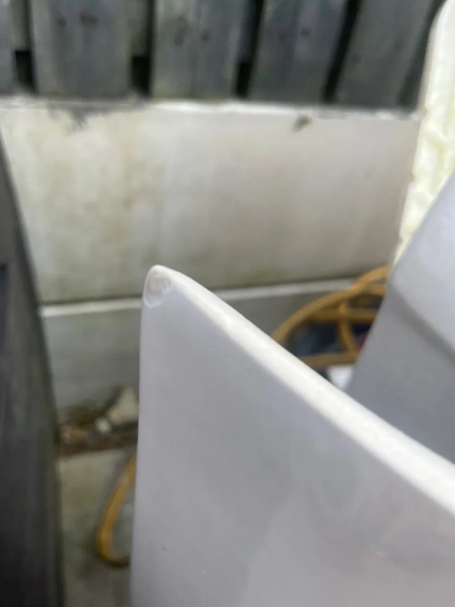 Sink basin and pedestal - Image 4