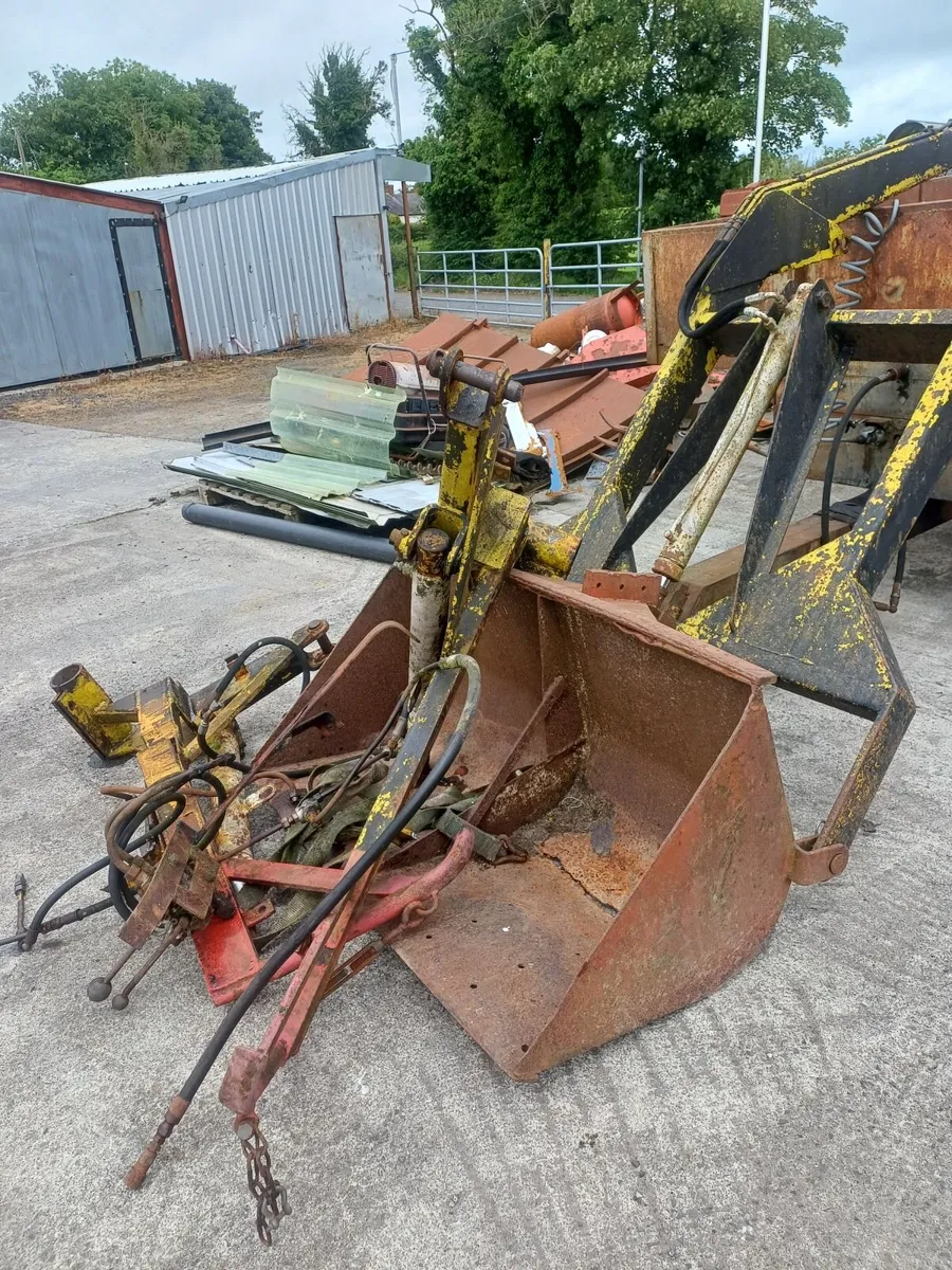 front loader - Image 1