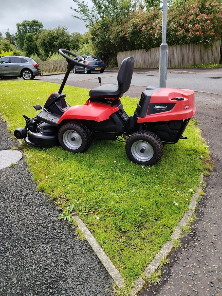 Jonsered ride on lawnmower - Image 3