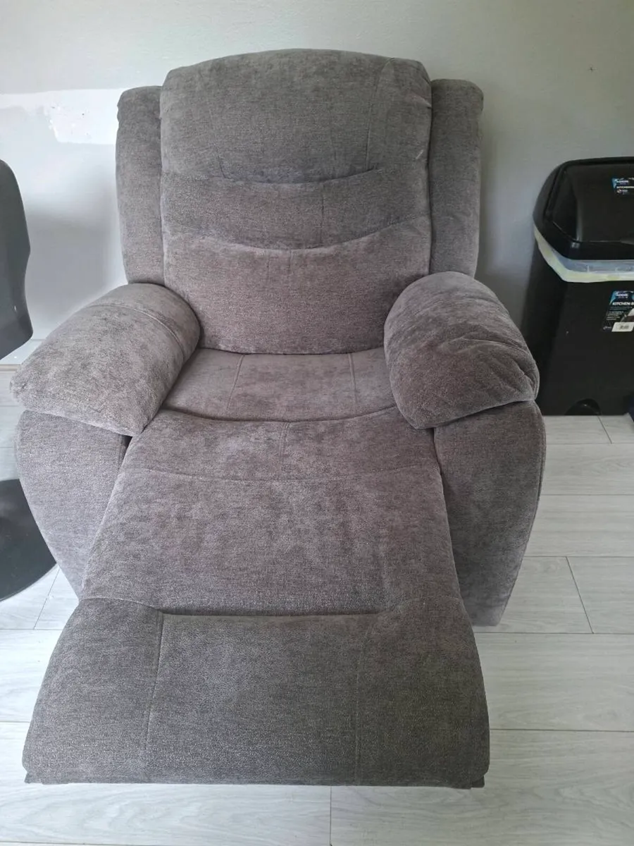 Recycling chair - Image 2