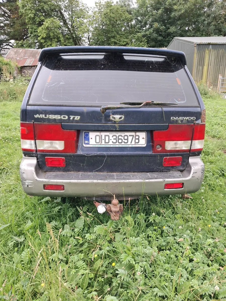 breaking for spares Daewoo Muso Landrover - Image 1