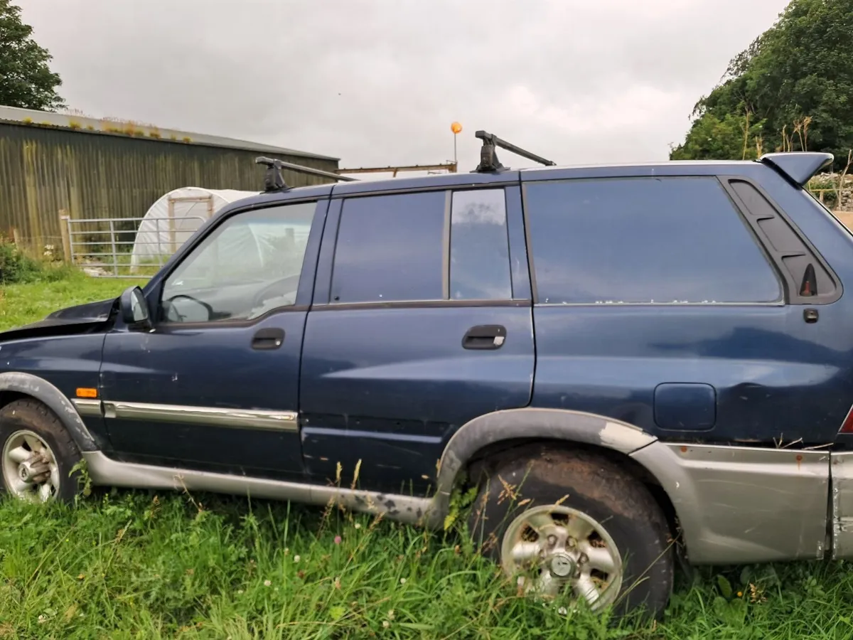 breaking for spares Daewoo Muso Landrover - Image 2
