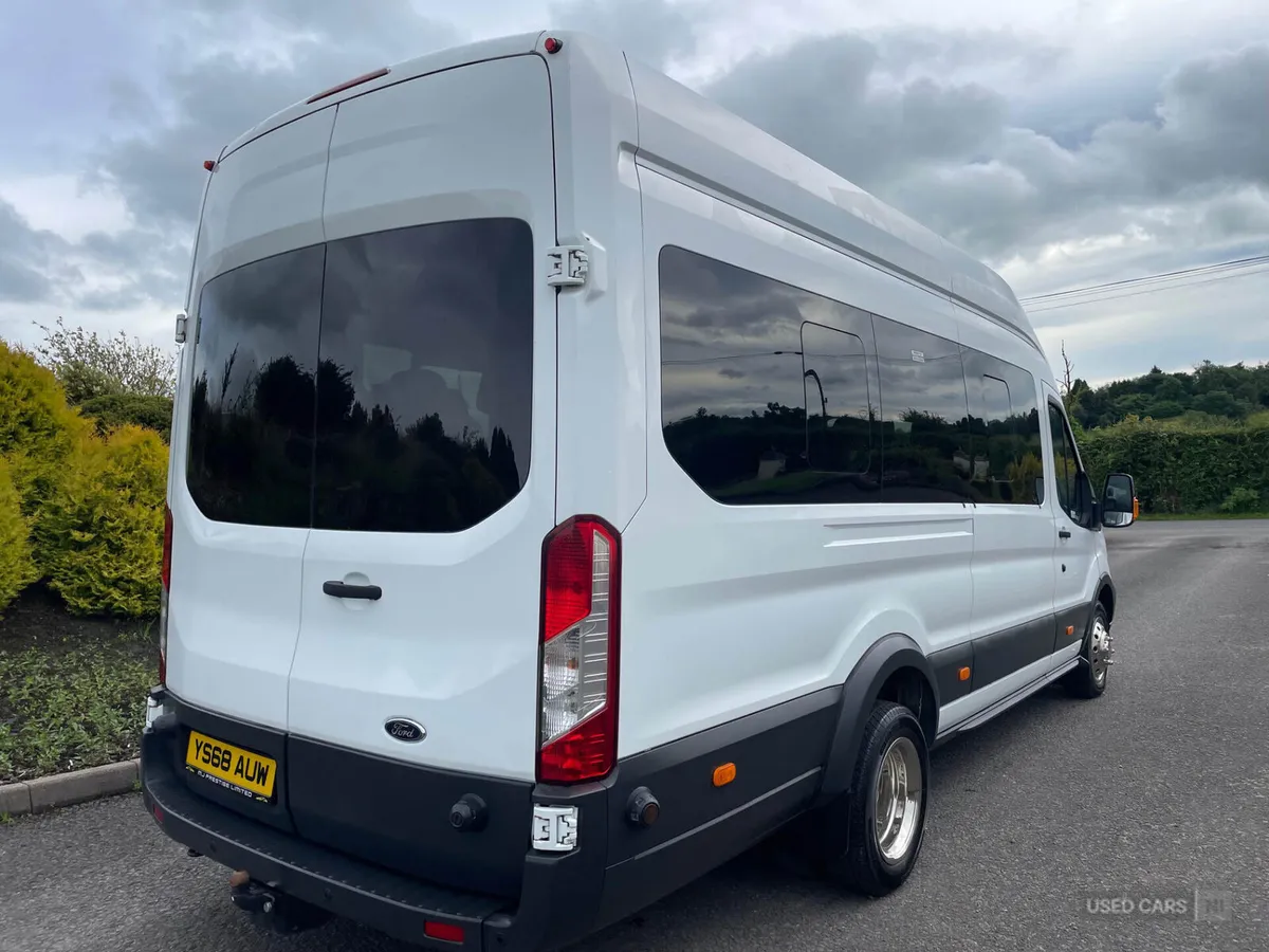 Ford Transit 460 L4 MINIBUS DIESEL RWD - Image 2