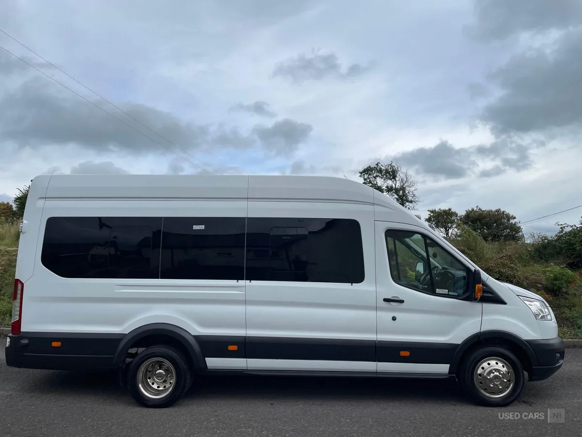 Ford Transit 460 L4 MINIBUS DIESEL RWD - Image 3