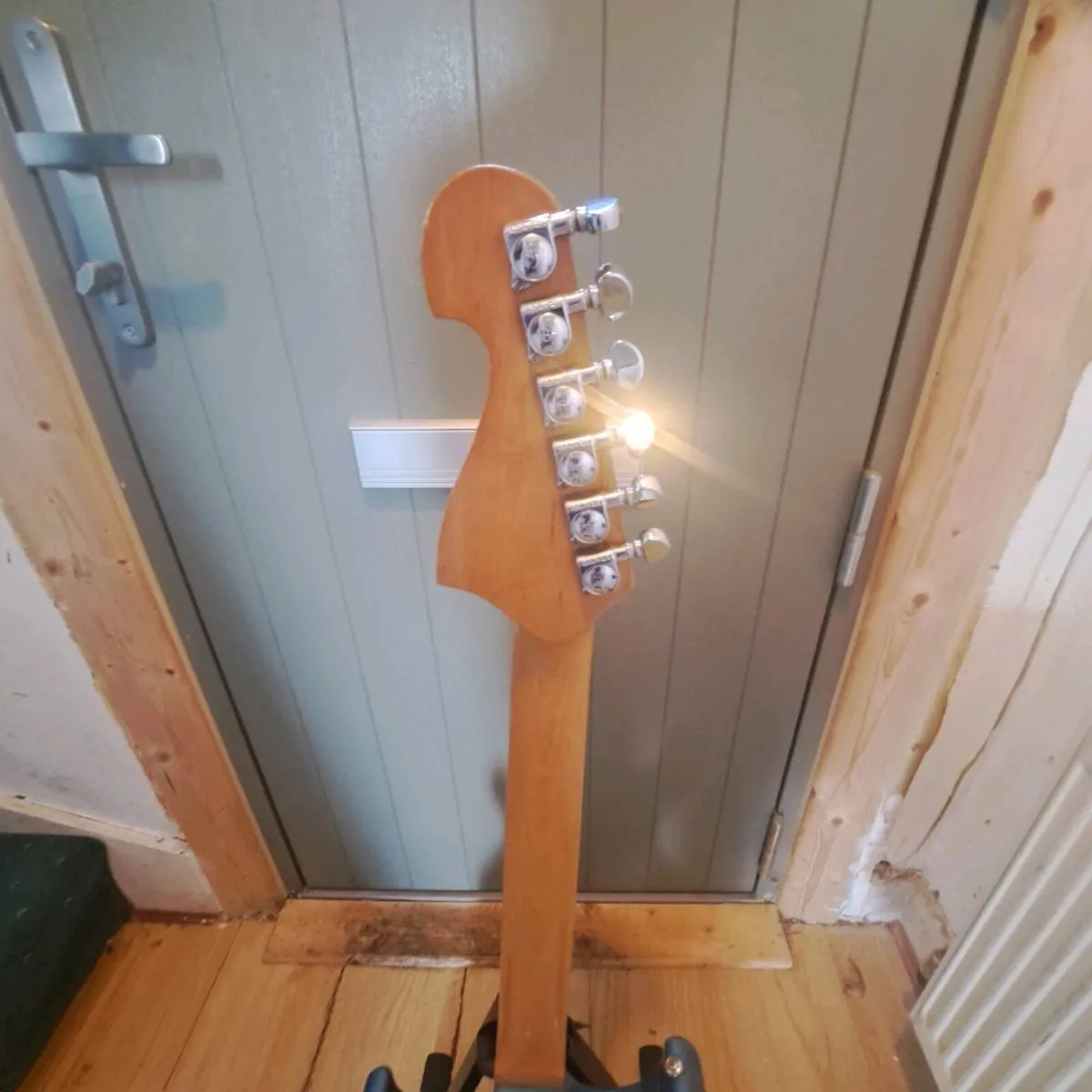 Electric guitar - Image 2