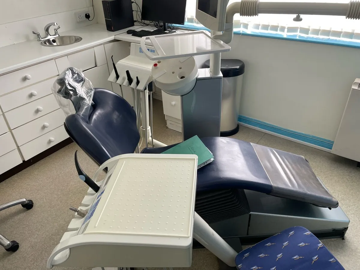 Sirona C4+ dental unit - Image 1