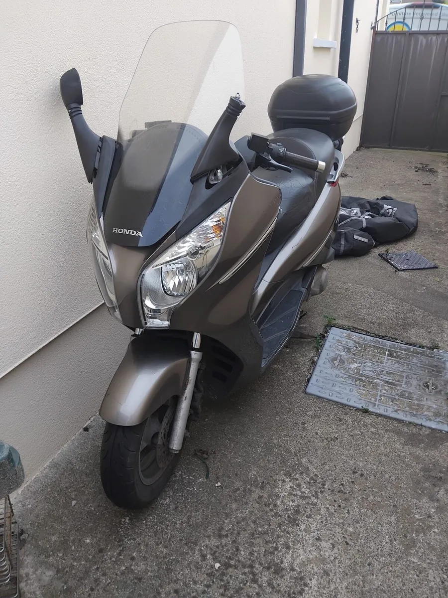 Honda 125 automatic Motorbike - Image 1