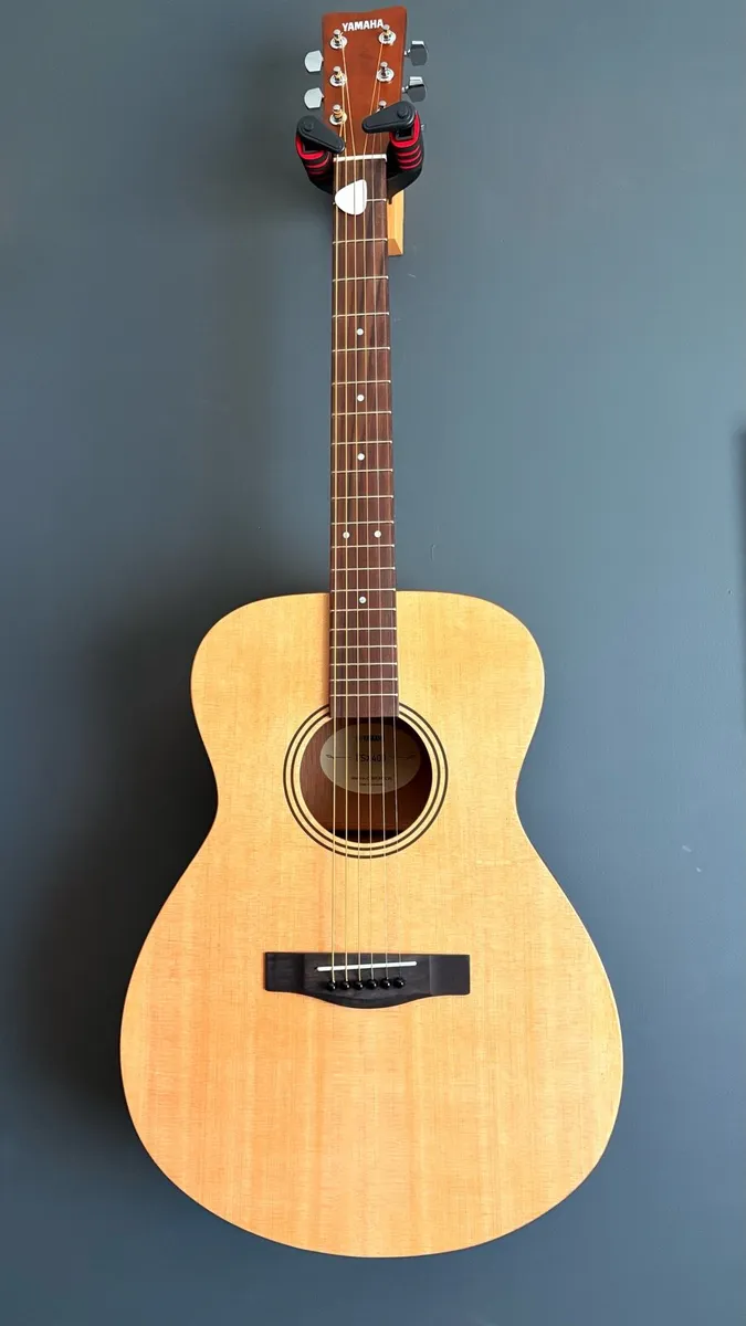 Yamaha FSX400 Concert Electro Acoustic - Like New - Image 1