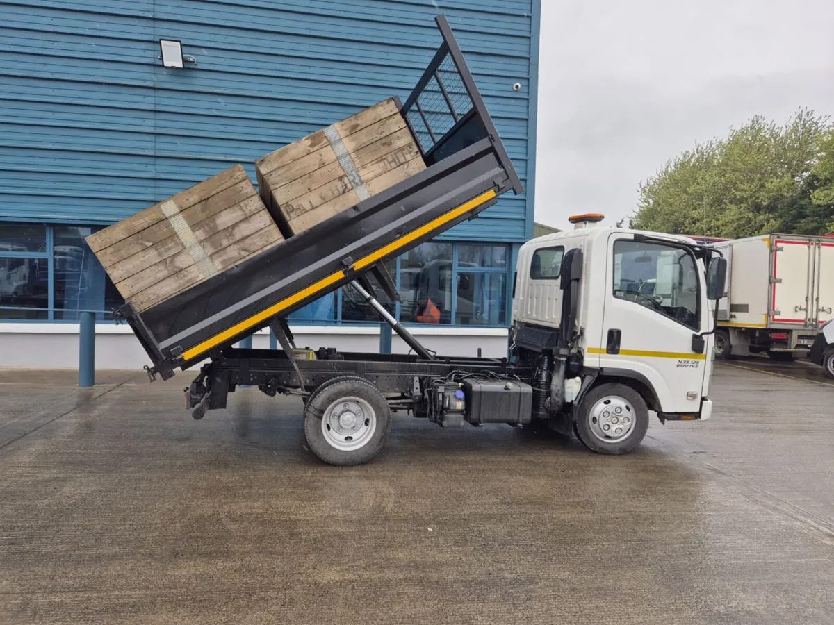 Isuzu GRAFTER - Image 2