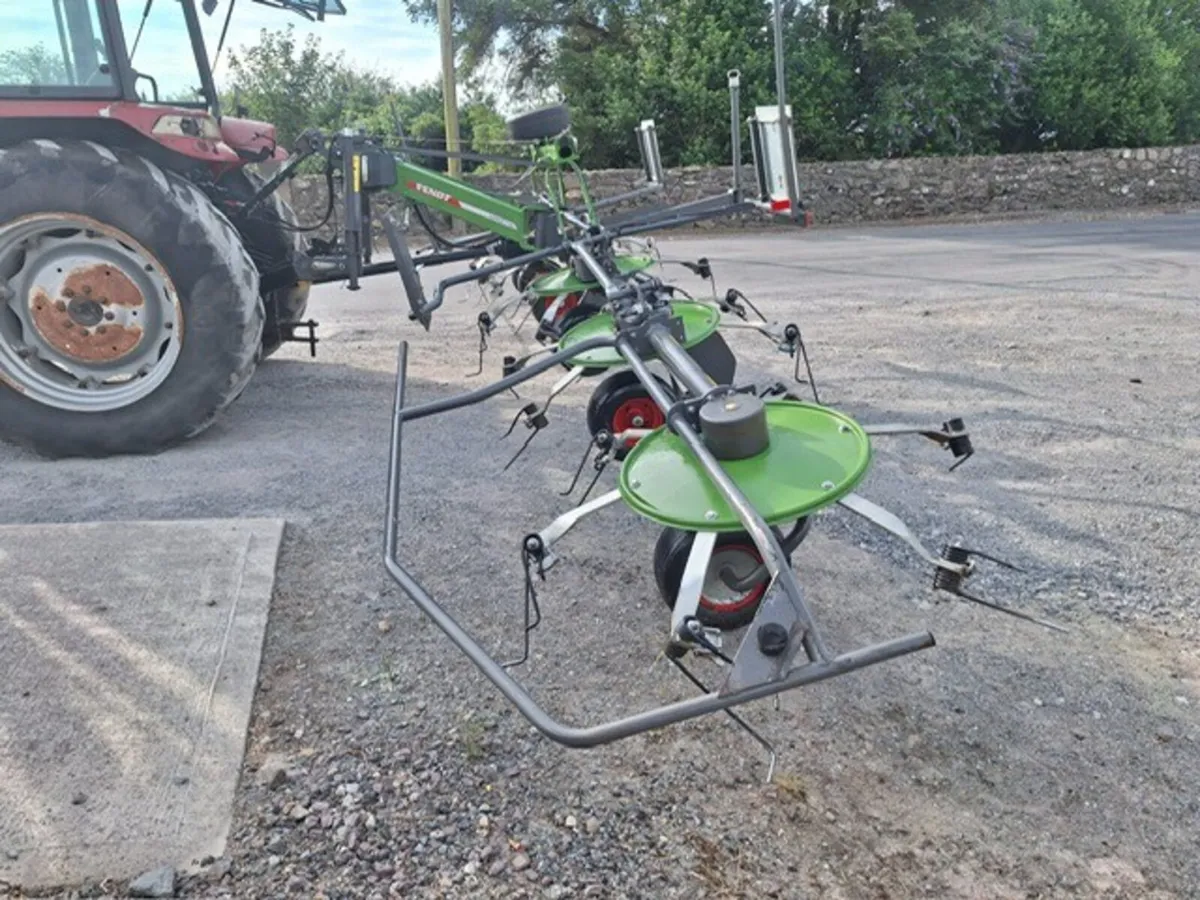 2021 Fendt Lotus 770 6 Rotor Tedder - Image 1