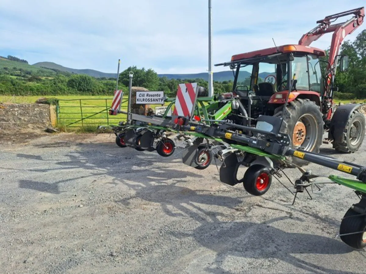 2021 Fendt Lotus 770 6 Rotor Tedder - Image 4