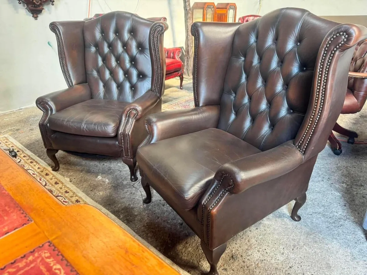Antique chesterfield 3-1-1 suite - Image 4