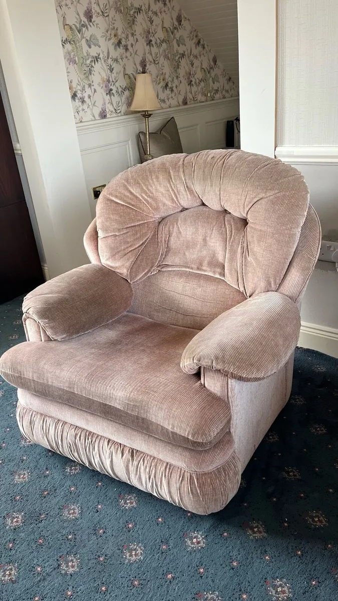 FREE - 3 piece suite of furniture - Image 4