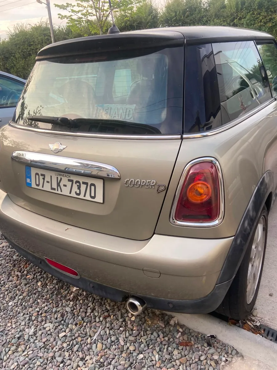 Car - Image 2