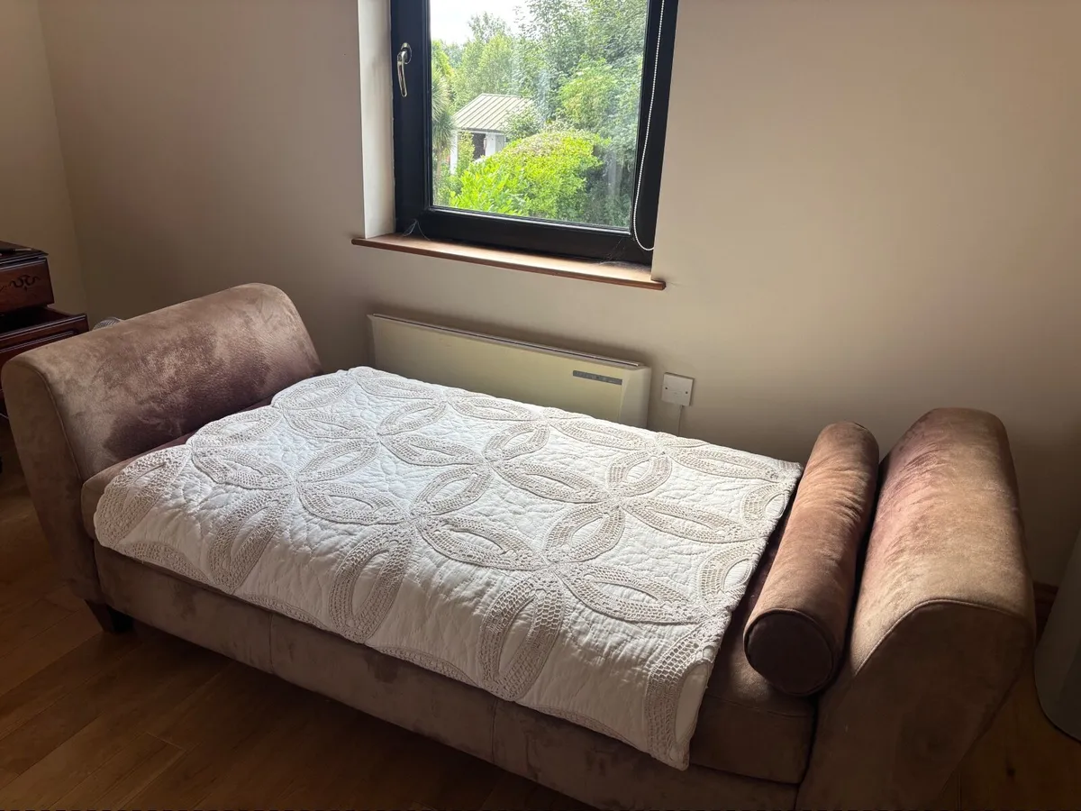Chaise - Image 4
