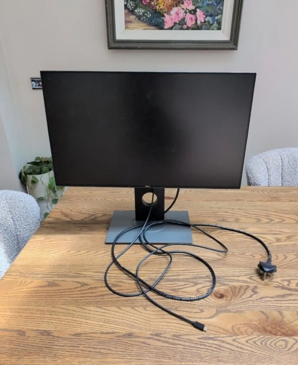 Dell U2417H Ultra Sharp 24" LED Monitor - Image 2
