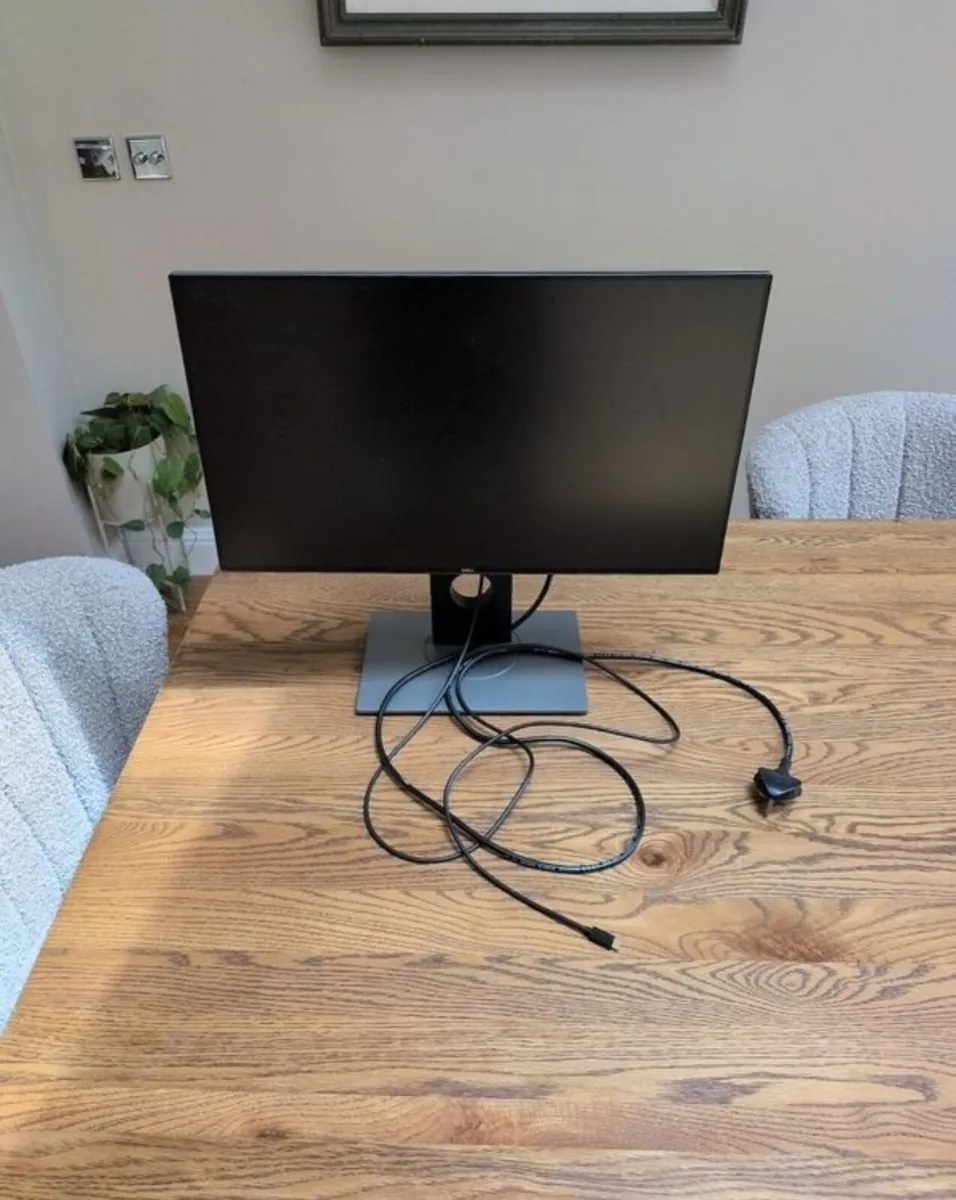 Dell U2417H Ultra Sharp 24" LED Monitor - Image 3