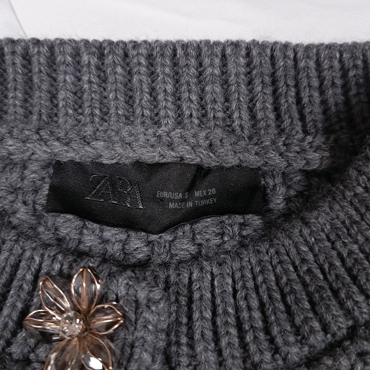 Zara Grey Knit Cardigan Flower Jewel Buttons S - Image 4
