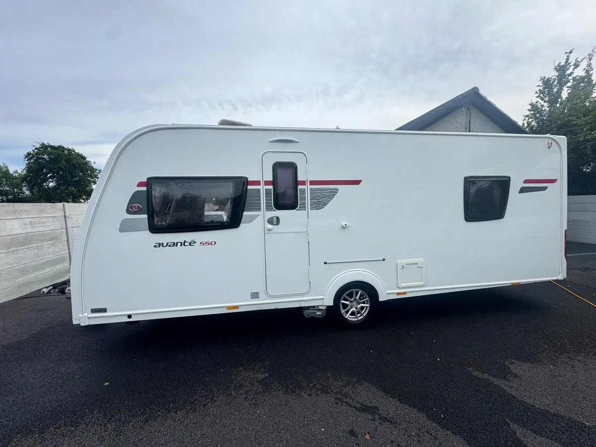 2019 Elddis Avante 550- Island Bed 4 Berth - Image 1