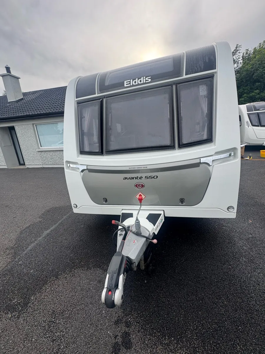 2019 Elddis Avante 550- Island Bed 4 Berth - Image 4