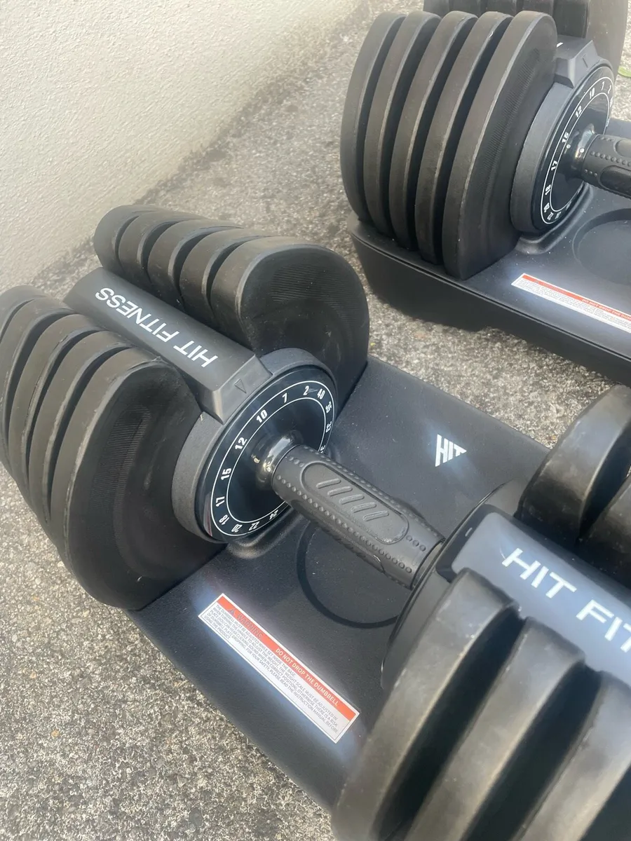 Adjustable Dumbells and bench - Image 4