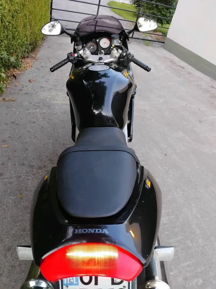 Honda vtr 1000 - Image 3