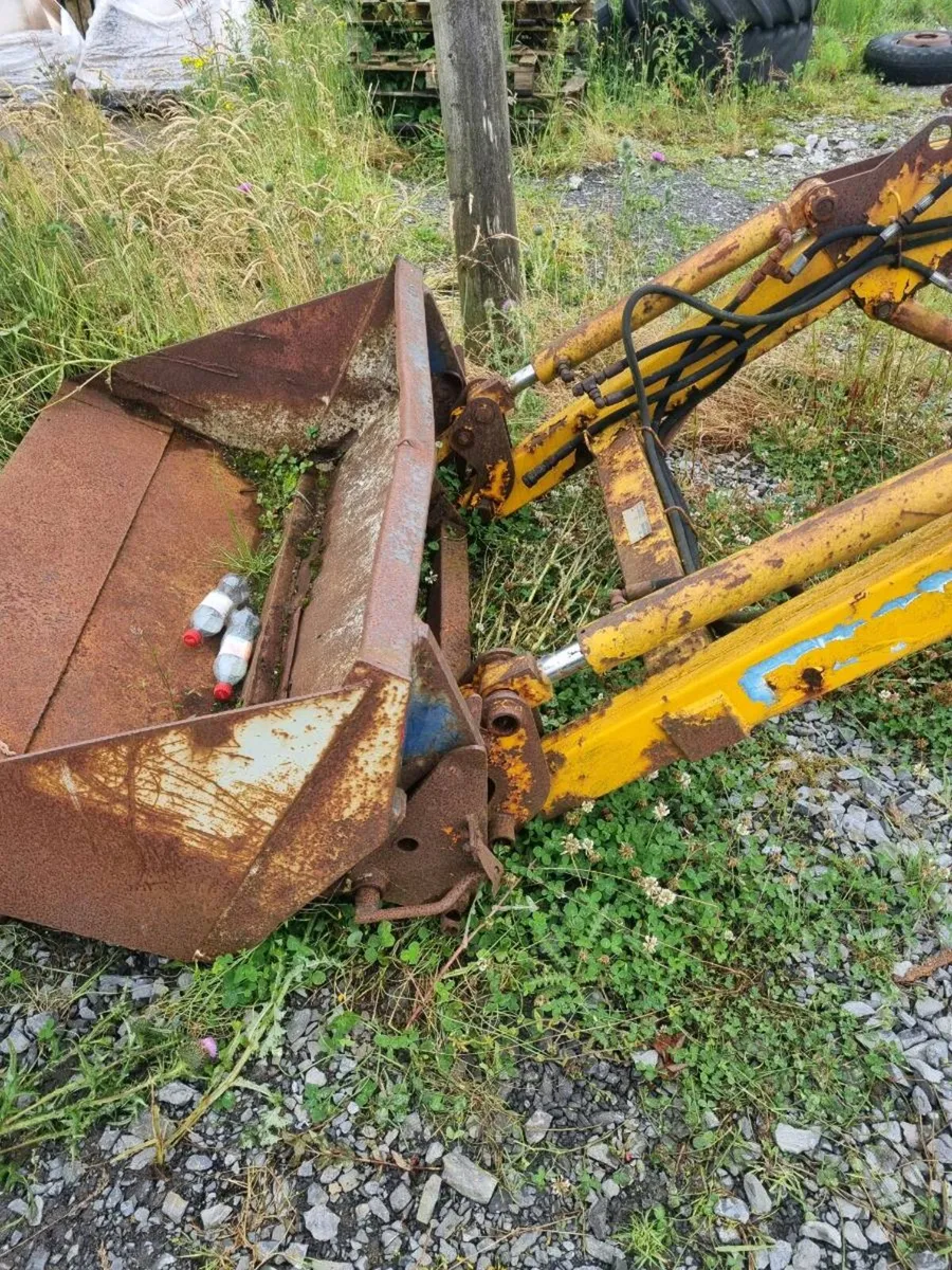 Power front loader - Image 2
