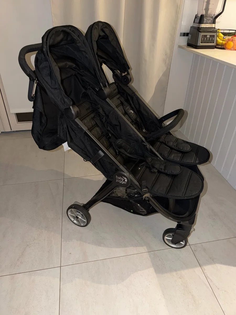 Baby Jogger City Tour 2 Double Travel Pushchair - Image 3