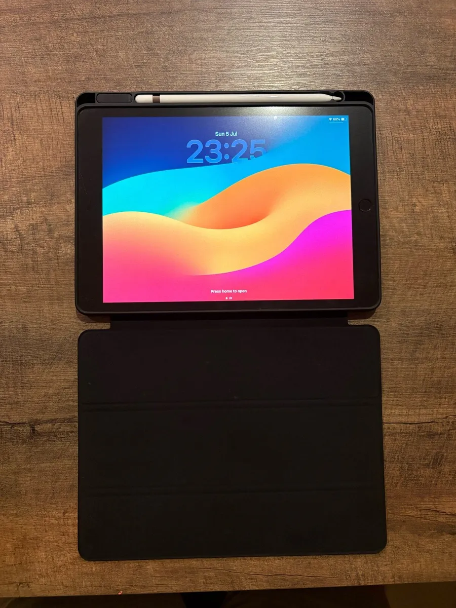 iPad 9 64GB + Pencil + Case – Excellent Condition - Image 2