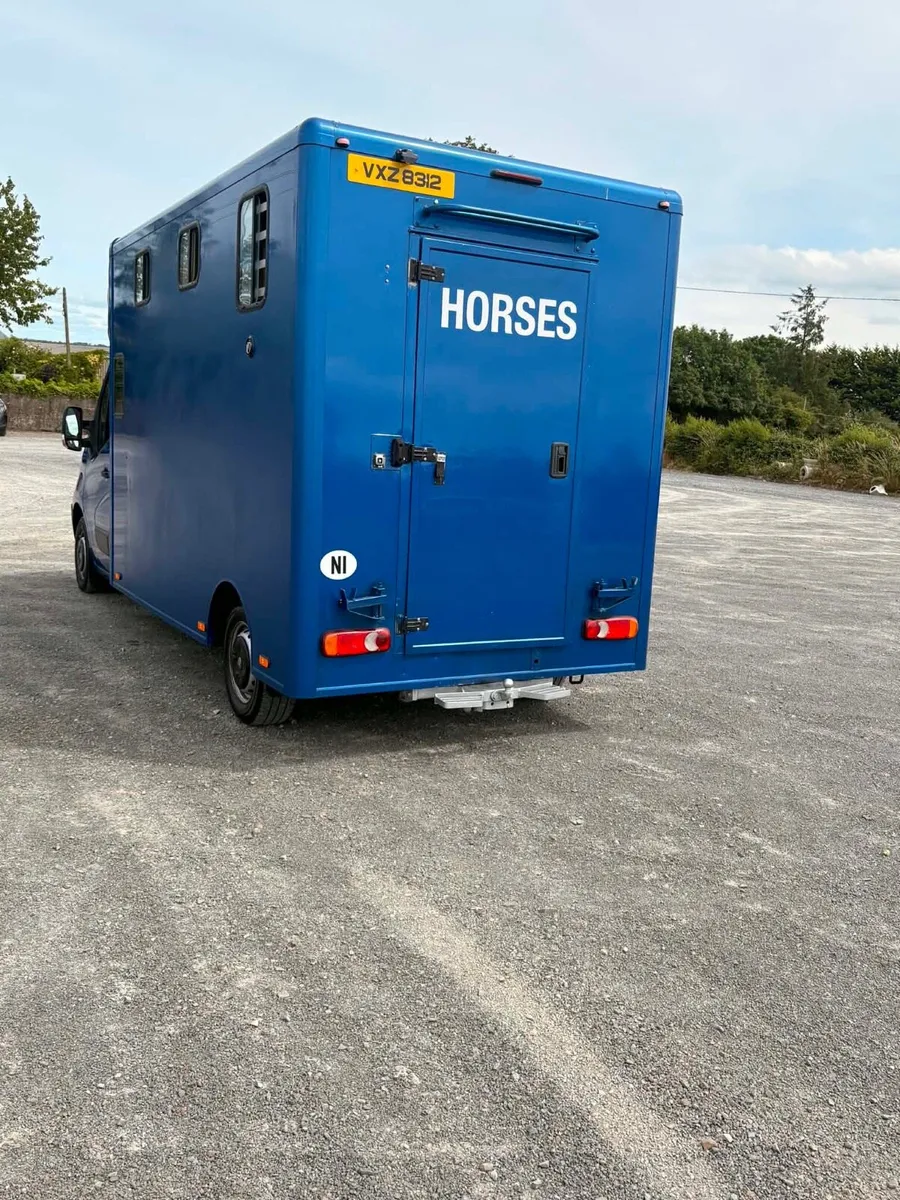 Horse lorry - Image 3