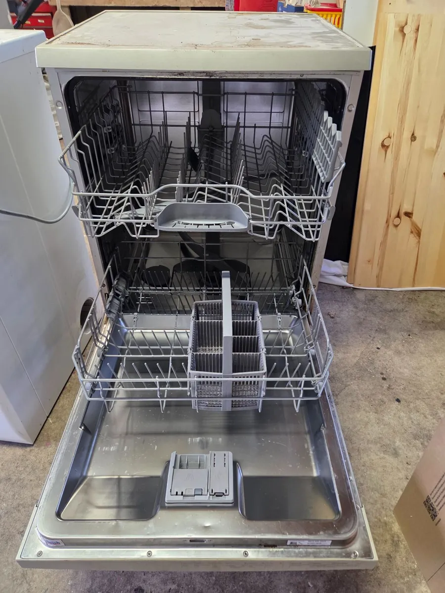 Dishwasher - Image 1