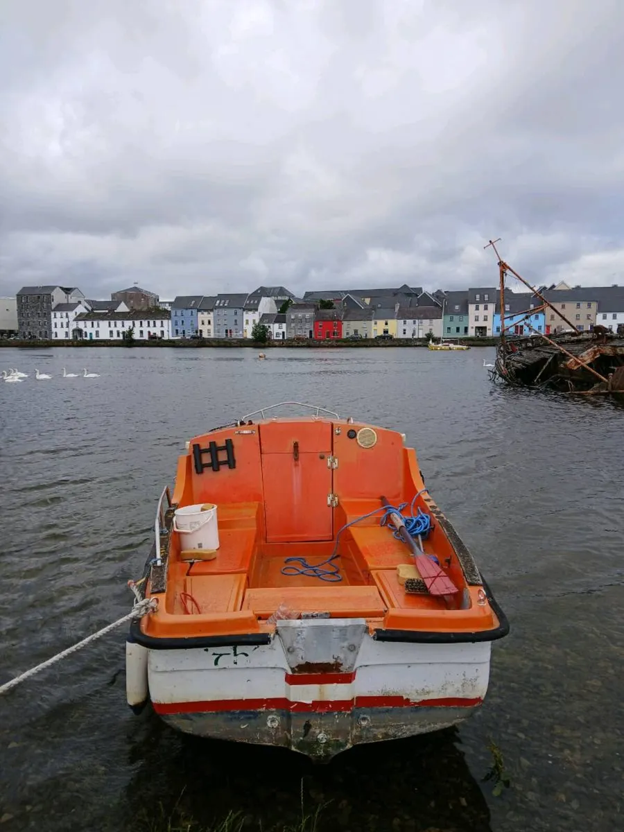 17ft boat. - Image 4
