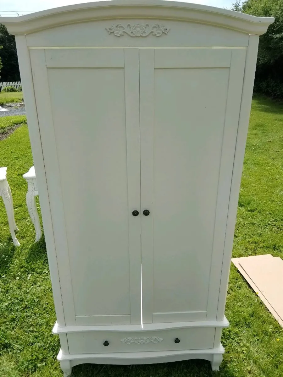 House clearance - Image 1