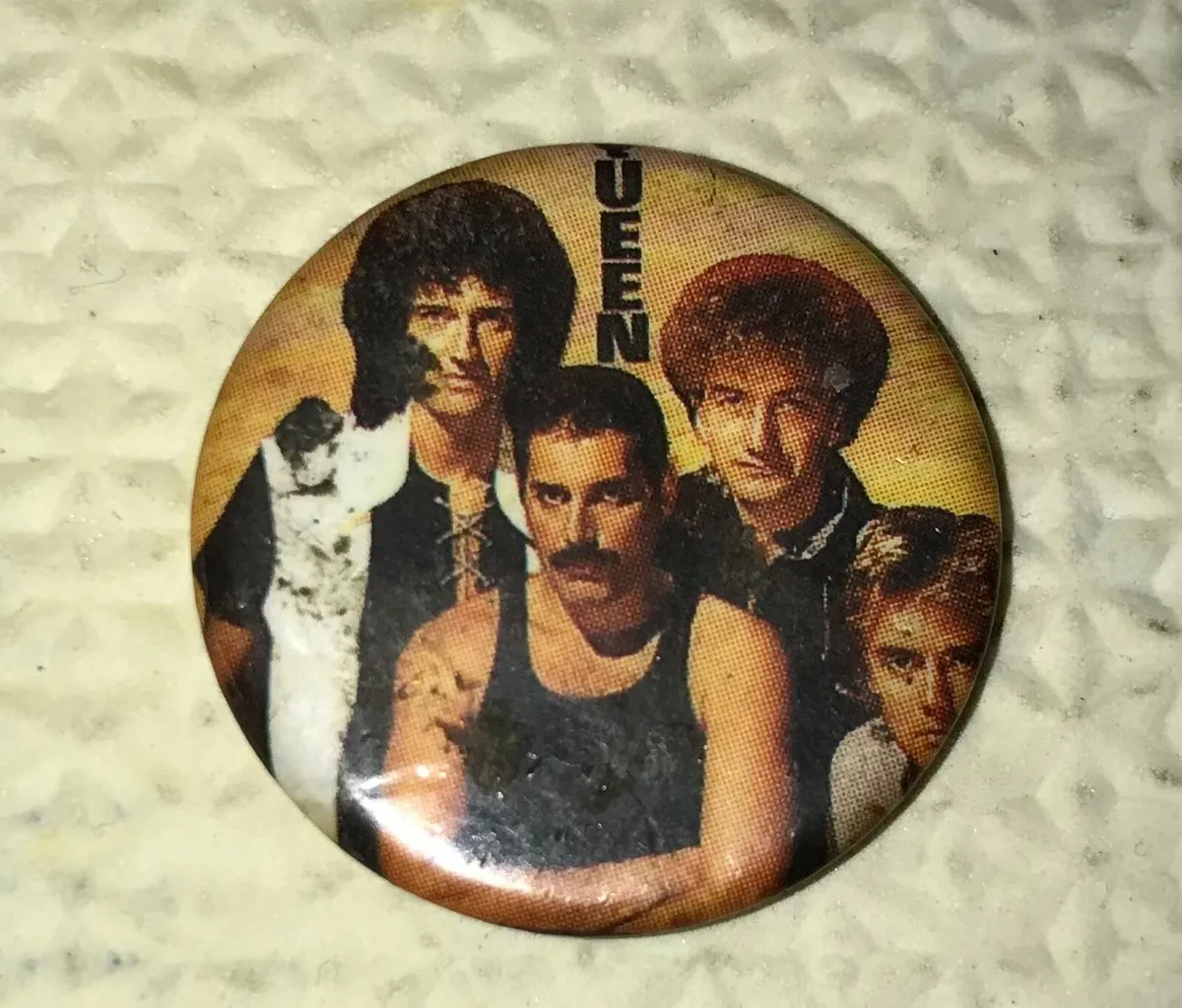 Badges and pins - Image 4