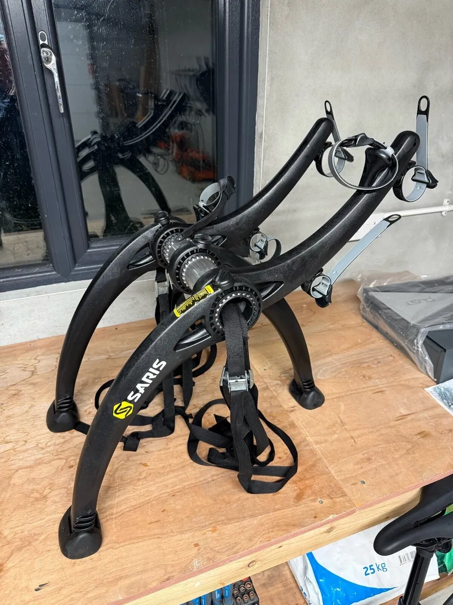 PRICE CUT!!!Saris car bike rack+Track Pump+helmets - Image 4