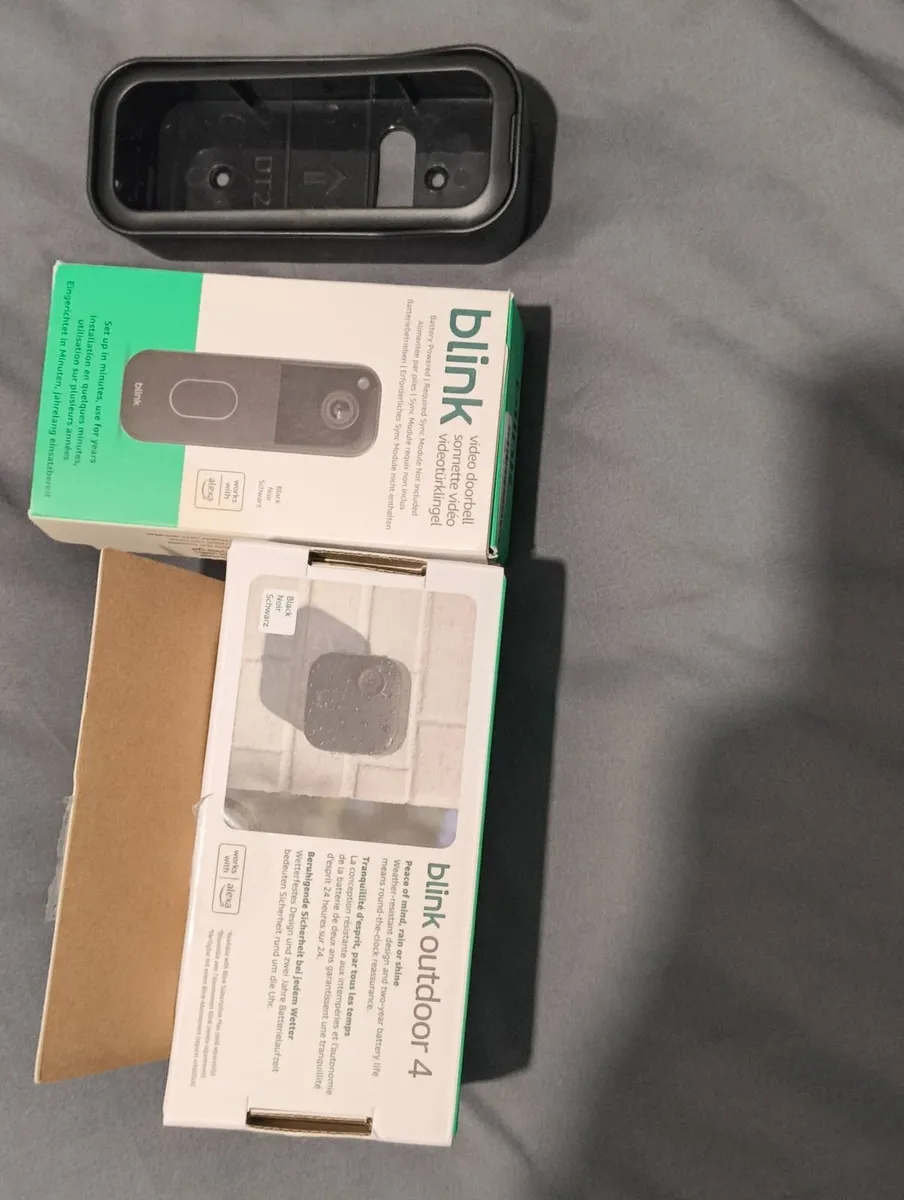 Blink video doorbell and Outdoor 4 security camera - Image 2