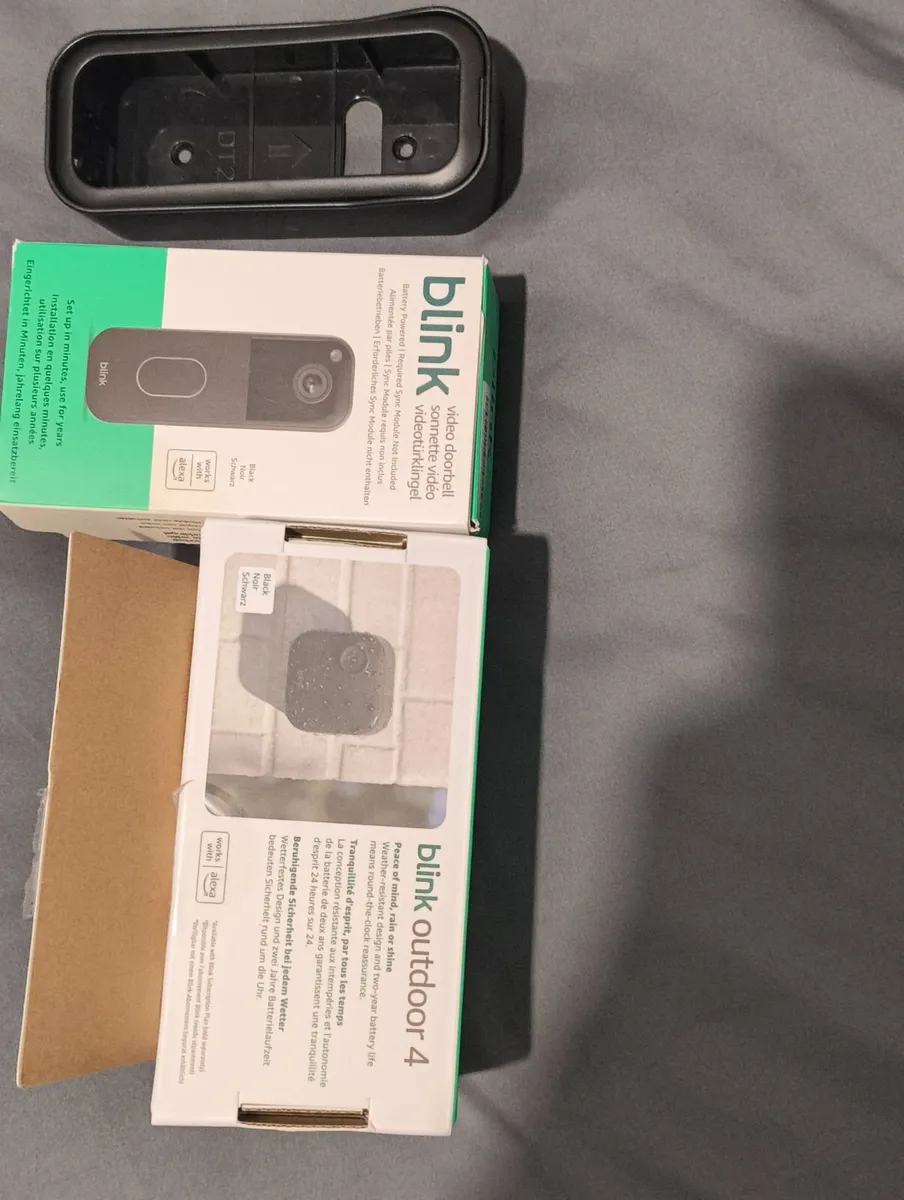 Blink video doorbell and Outdoor 4 security camera - Image 3