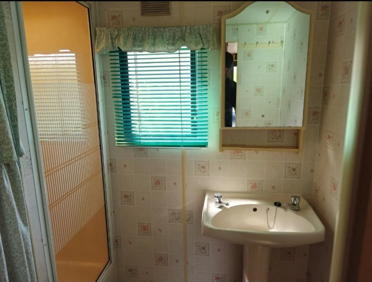 3 Bed Debonair Super Mobile home - Image 4