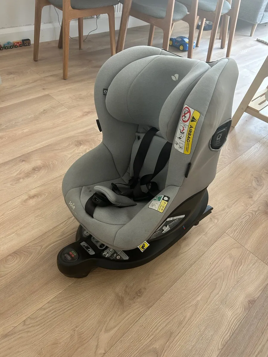 Joie Spin 360 car seat - Image 2