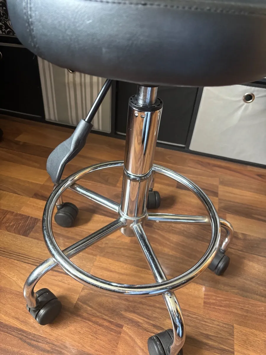 Treatment Stool - Image 2