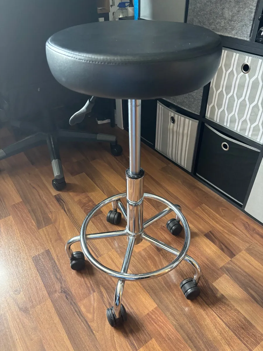 Treatment Stool - Image 3