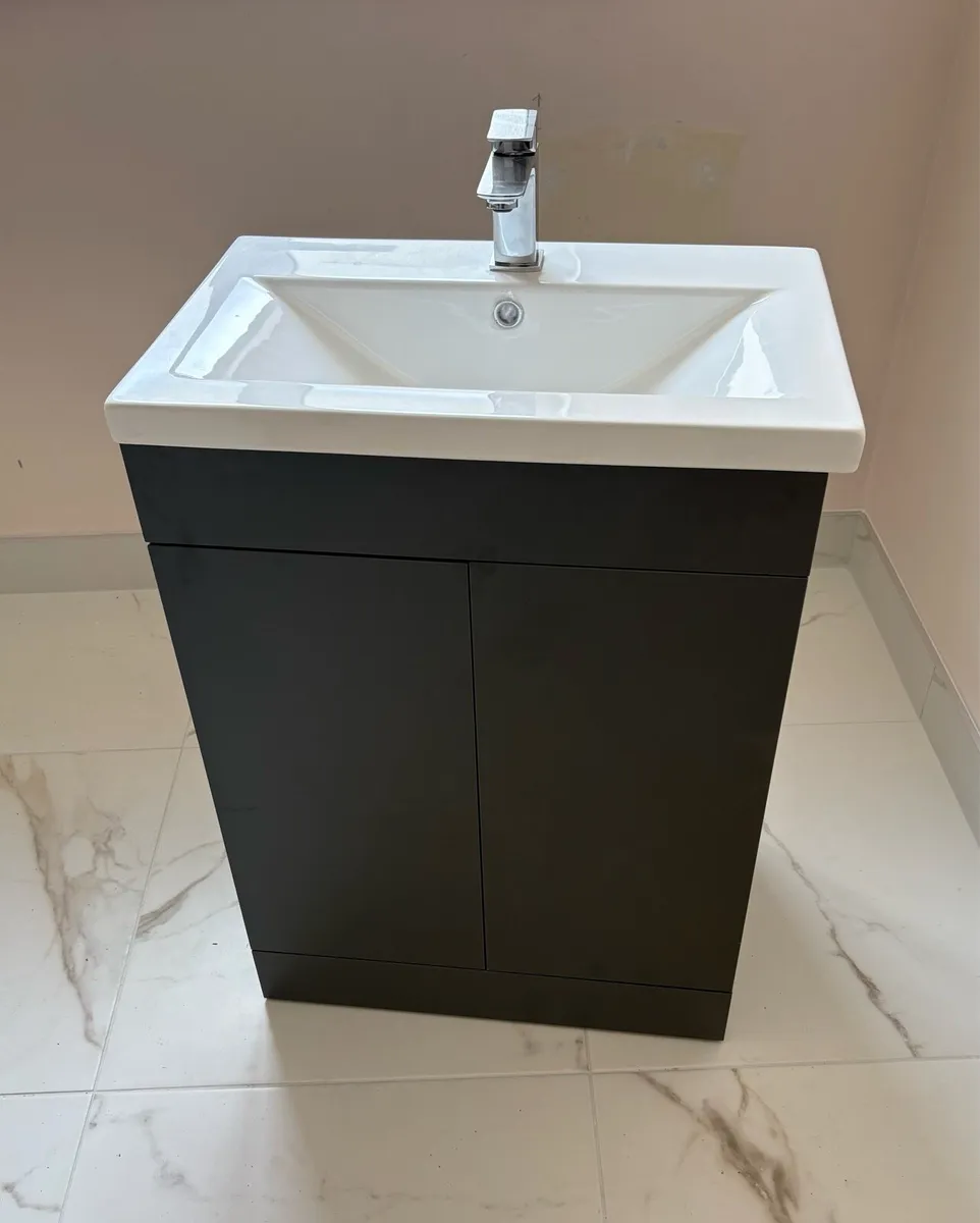 Bathroom sink vanity unit - Image 3