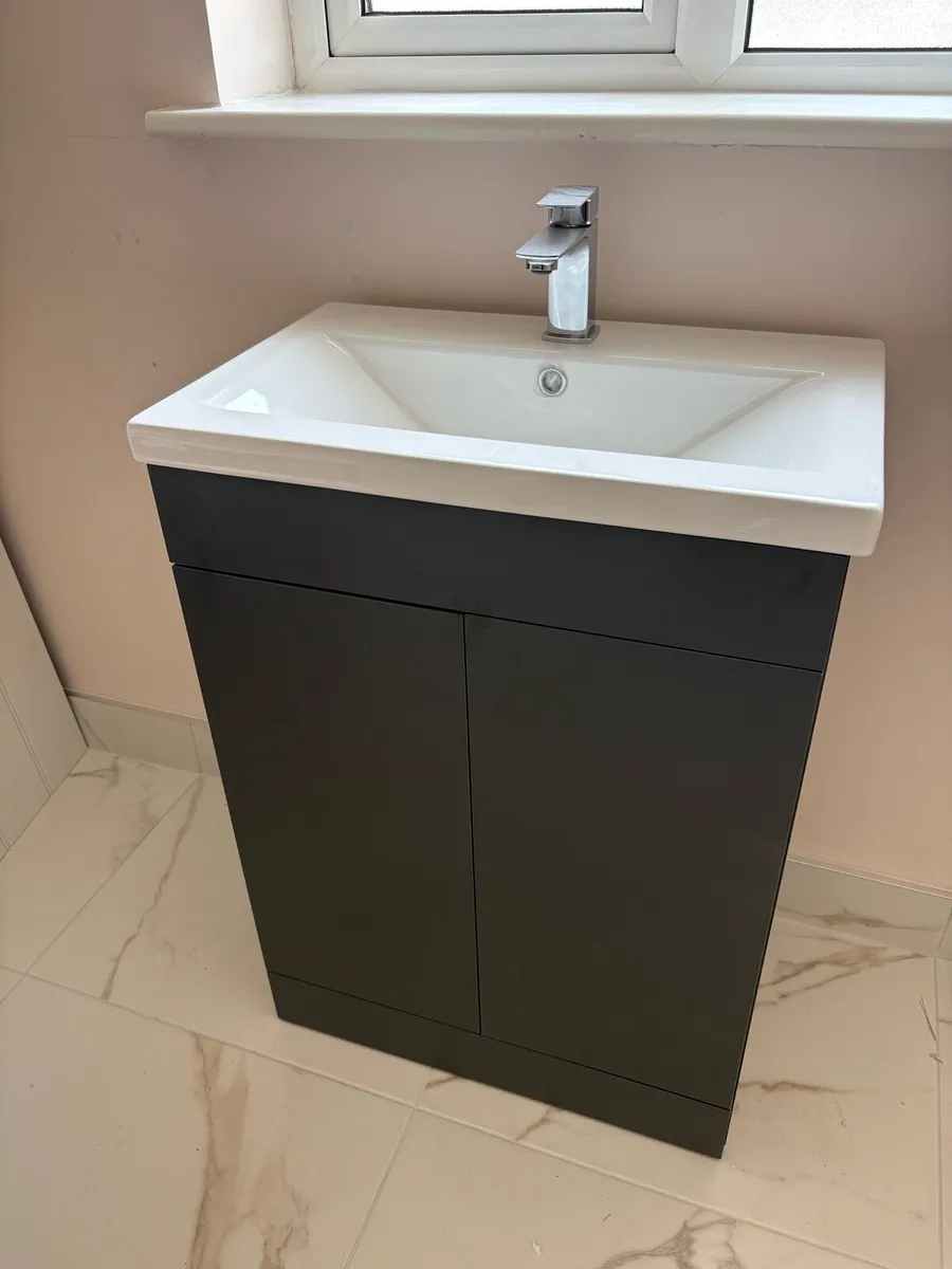 Bathroom sink vanity unit - Image 1