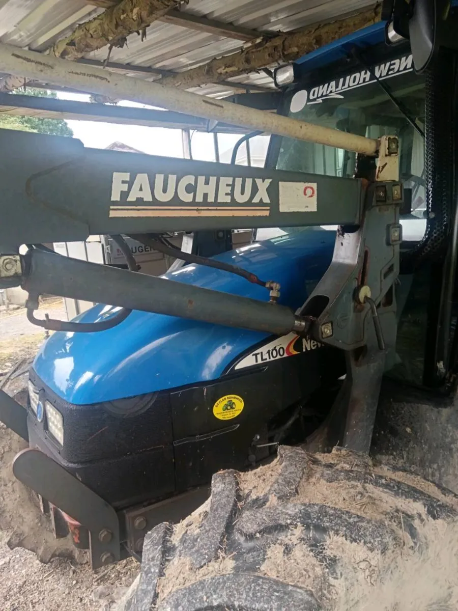 Front loader - Image 2