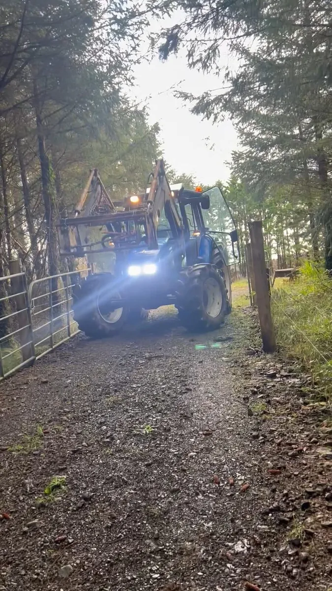 Front loader - Image 4