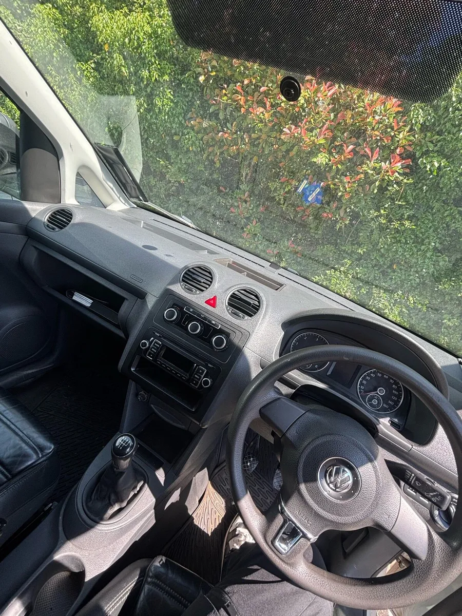 2014 Volkswagen Caddy 1.6 TDI - EUR4,000 - Image 3