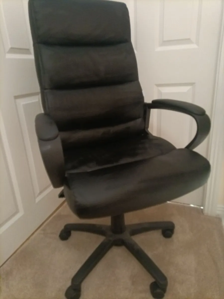Office desk & chair - Image 2