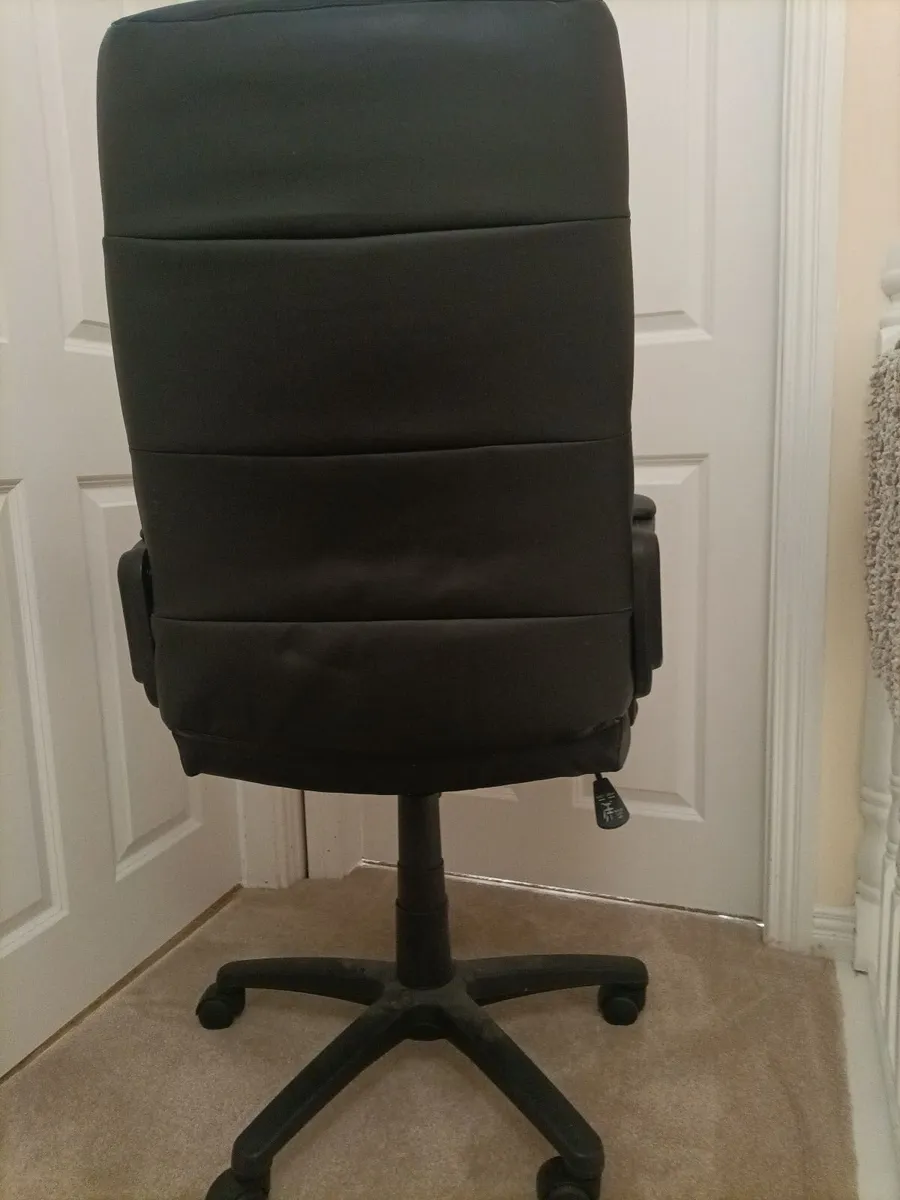 Office desk & chair - Image 3