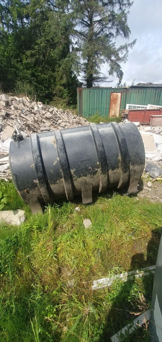 oil tanks - Image 3